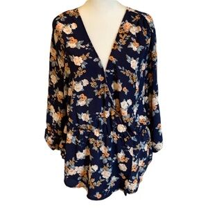 Miss Lili 3/4 bell sleeve blouse. Elastic waist w/flare. Size 1X. Navy.